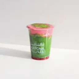 ماتشا لاتيه بالفراولة