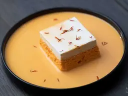 كيك الزعفران