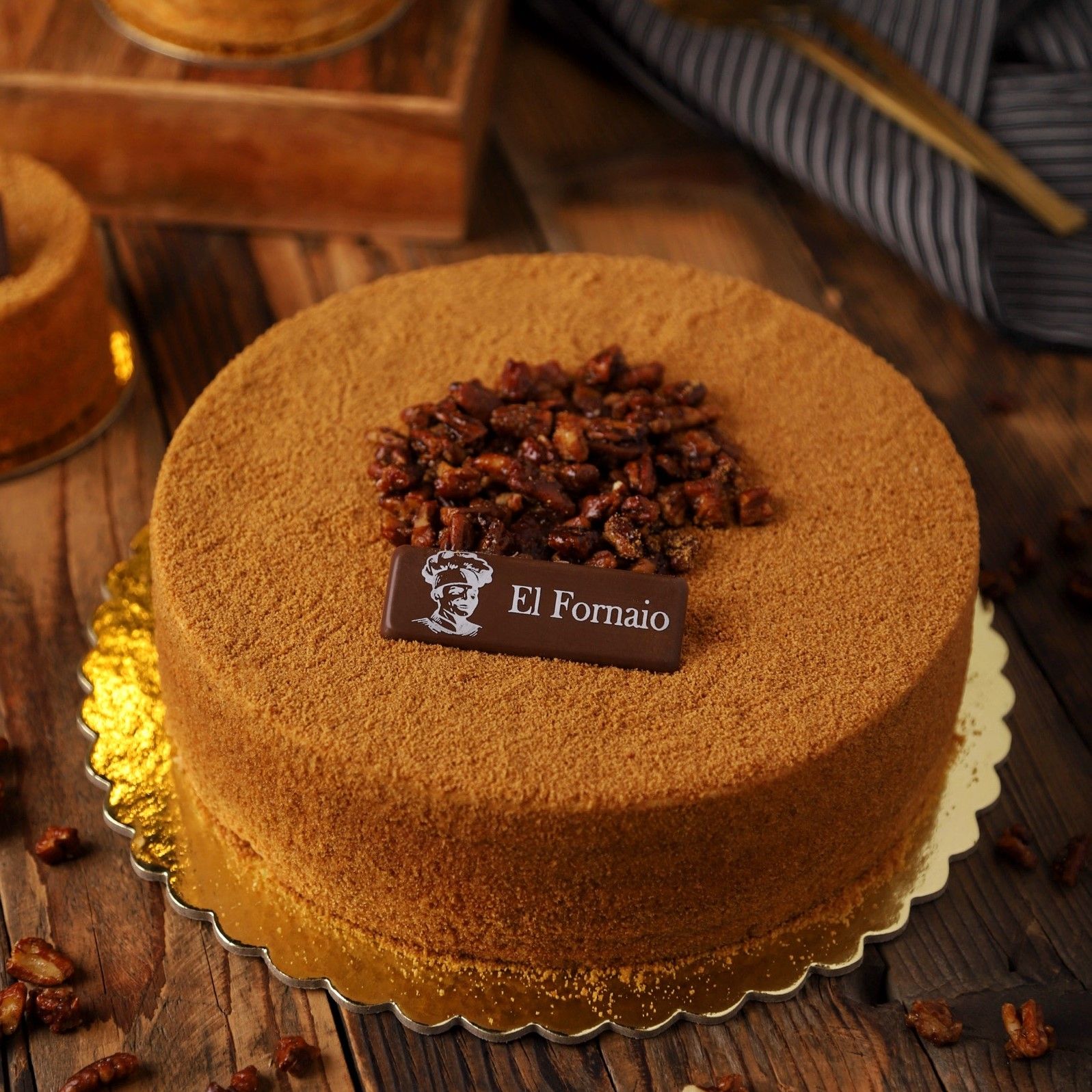 Honey With Salted Pecan Cake - Medium