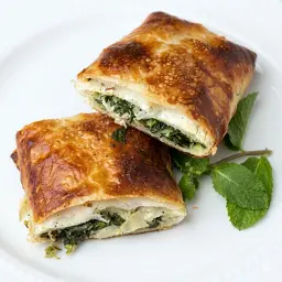فطيرة سبانخ بالجبن