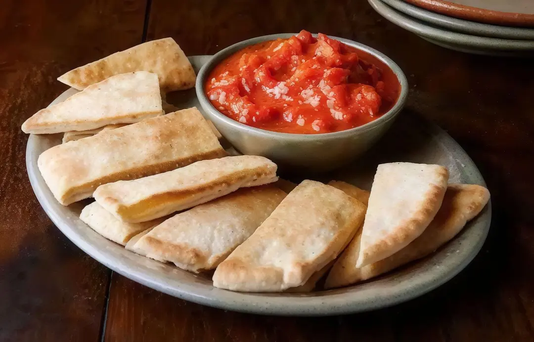 Red Pepper Dip With Pita Bread