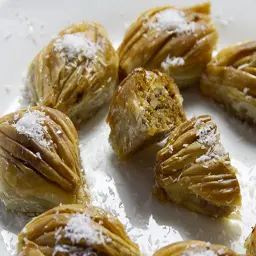 ملبس جوز