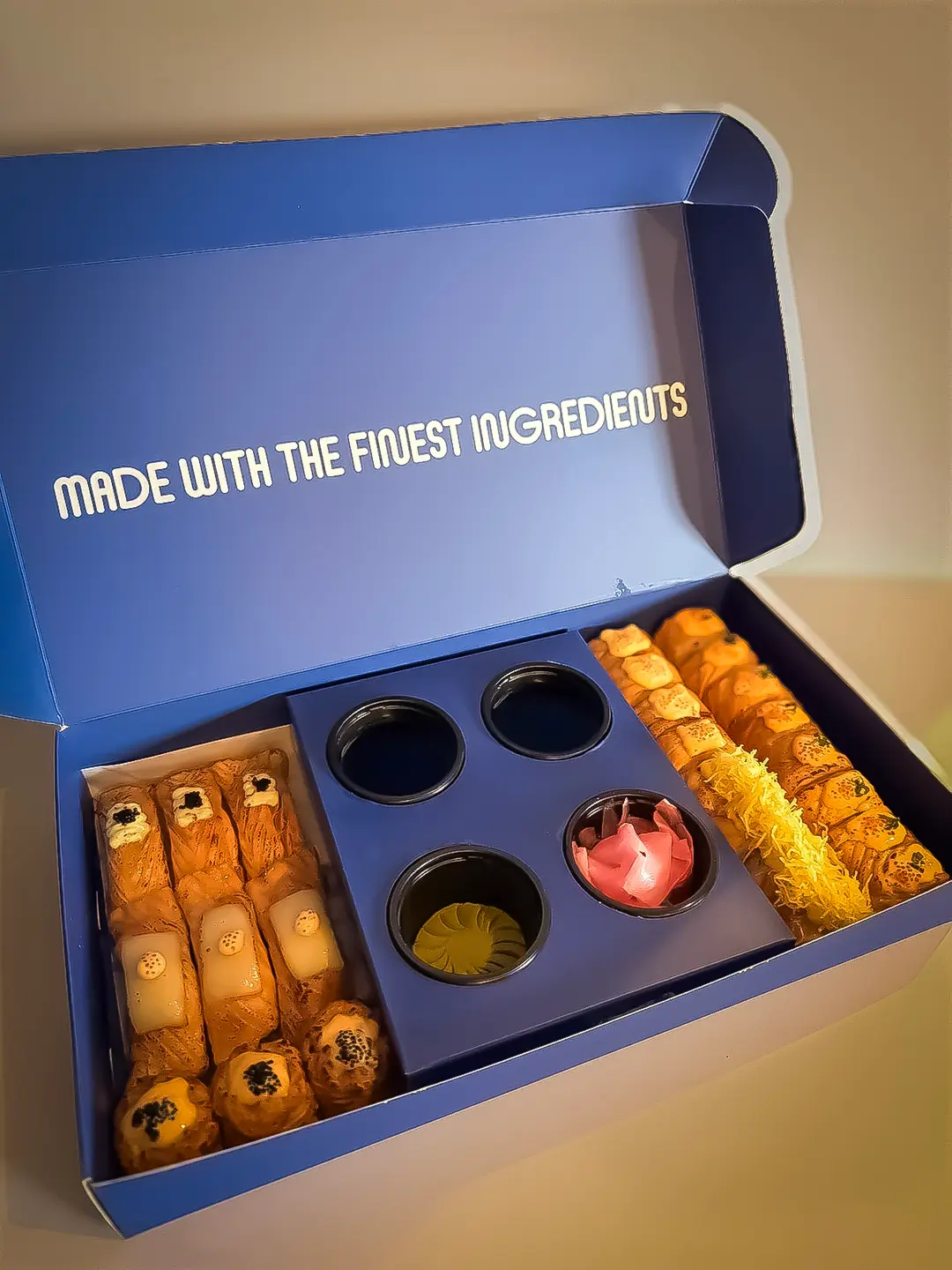 Salmon Premium Box – XL (25 Pics)