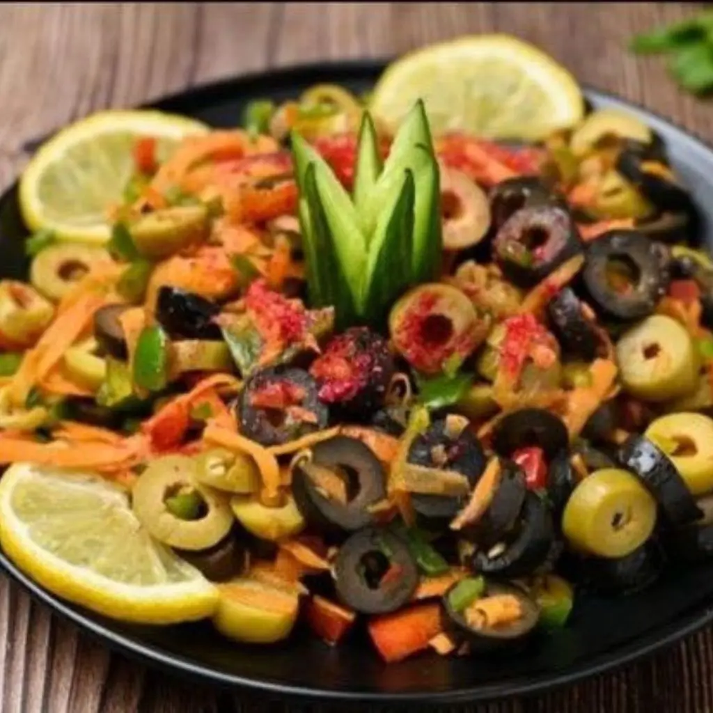 سلطة خضراء متنوعة صغير