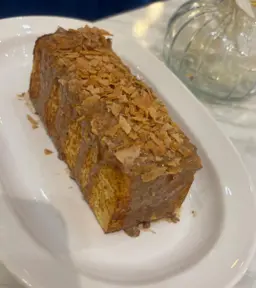 خبز فرنسي محمص بالجوز البقان