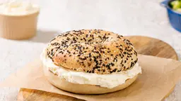 بيغل بالجبنة الكريمية