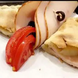Mini Kashkaval Turkey Pie