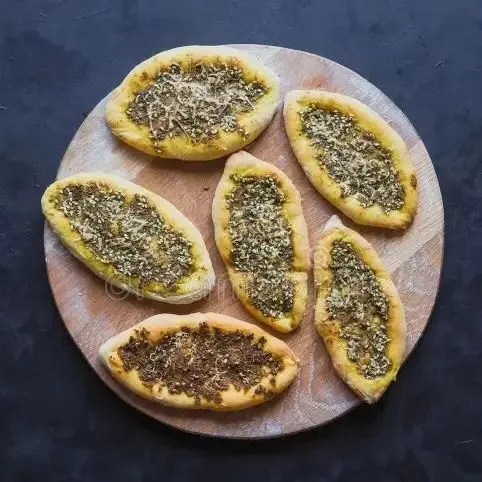 Thyme With Cheese Pastry