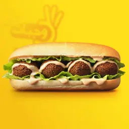 ساندويتش طعمية بالحمص
