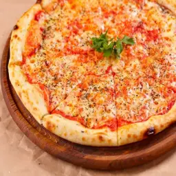 بيتزا مارغريتا بارميزانا