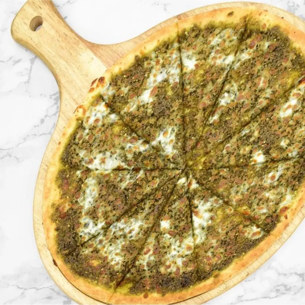 بيتزا شامية بالزعتر