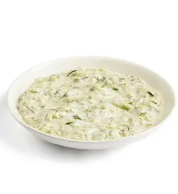 علبة سلطة زبادي بالخيار