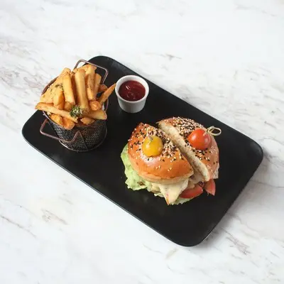 CRISPY CHICKEN BURGER