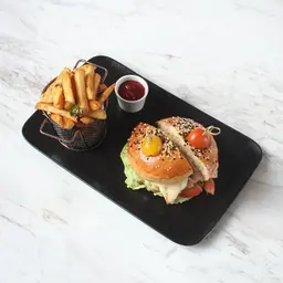CRISPY CHICKEN BURGER