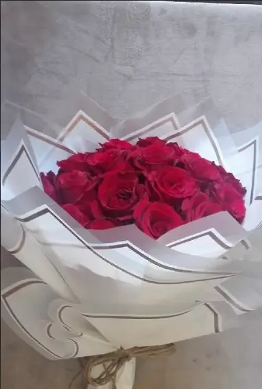بوكية ورد احمر