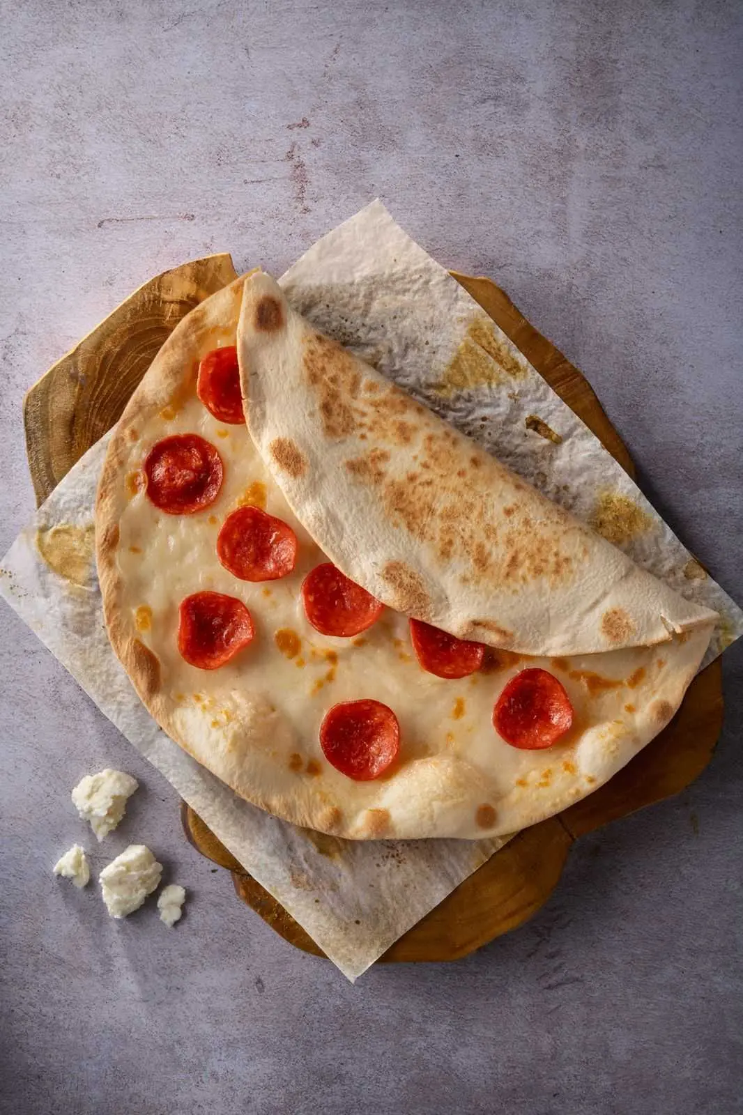 Akkawi Pepperoni Manakeesh