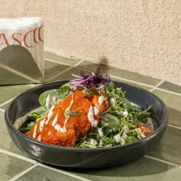 سلطة الدجاج بالبافلو