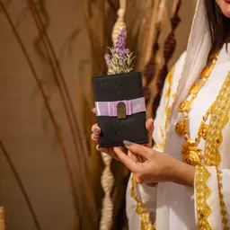 توزيعات محفظة الجواز اسود