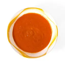 شوربة طماطم مع الفلفل الحلو المشوي صغير