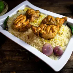 دجاج على الفحم مع الأرز