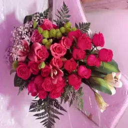 فازة ورد جوري كبيرة
