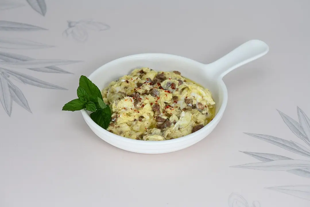Eggs With Qawarma