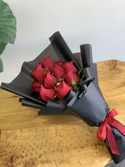 Elegant bouquet of roses
