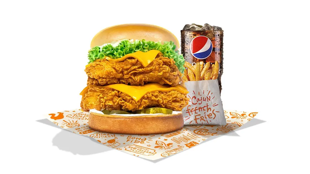 Cajun Crunchy Tower Deluxe Combo