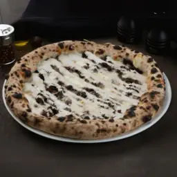 فونجي بيتزا بالصوص الأبيض