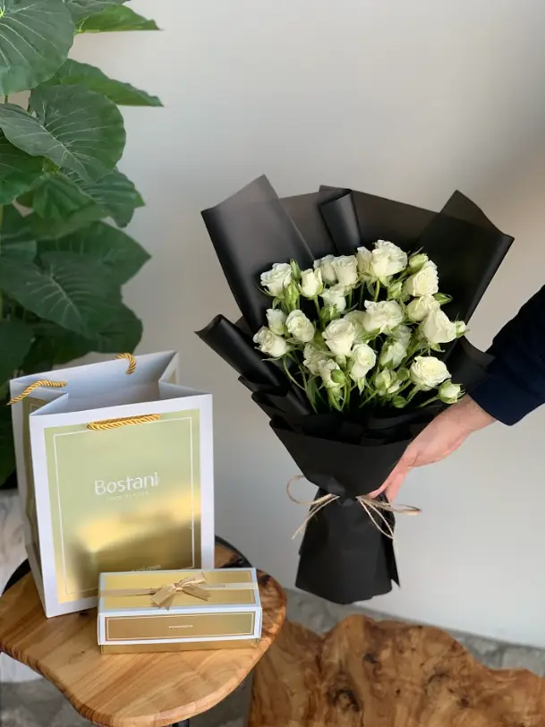 White baby rose with Bostani chocolate