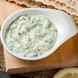 سلطة خيار بزبادي