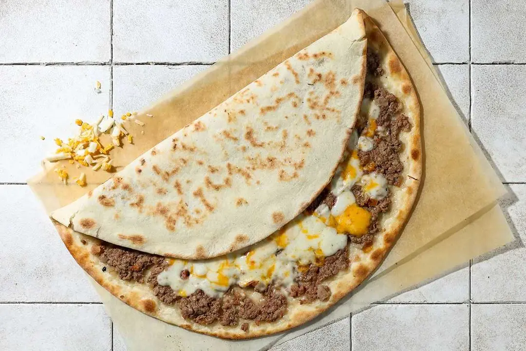 Lahm Bil Ajine & Cheese Manakeesh