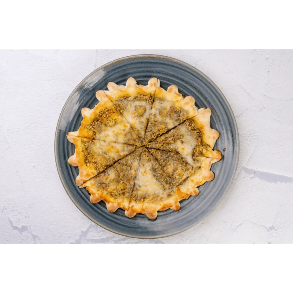 منقوشة زعتر مع جبنة