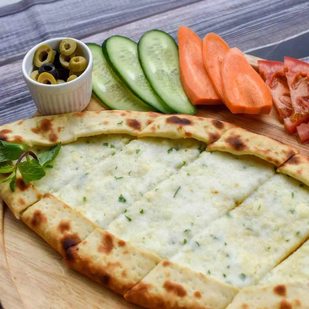 فطيرة جبن عكاوي
