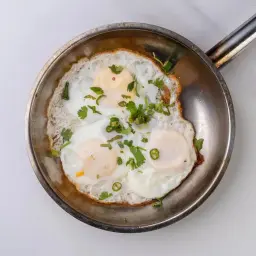 بيضة مقلية نص استواء