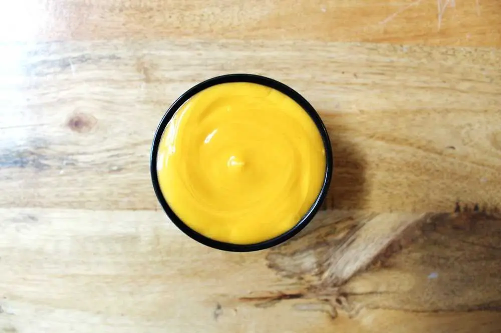 Cheddar cheese sauce