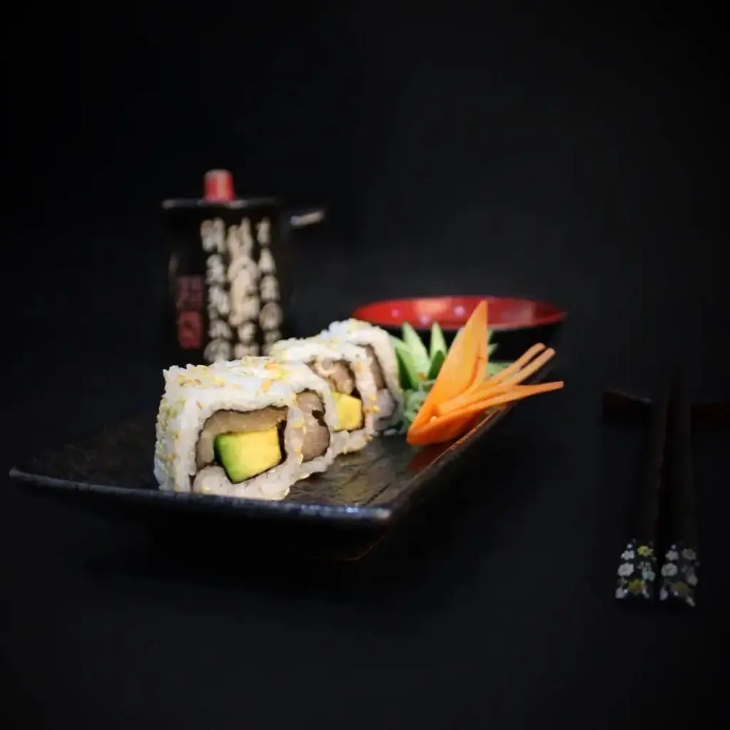Hamachi Roll