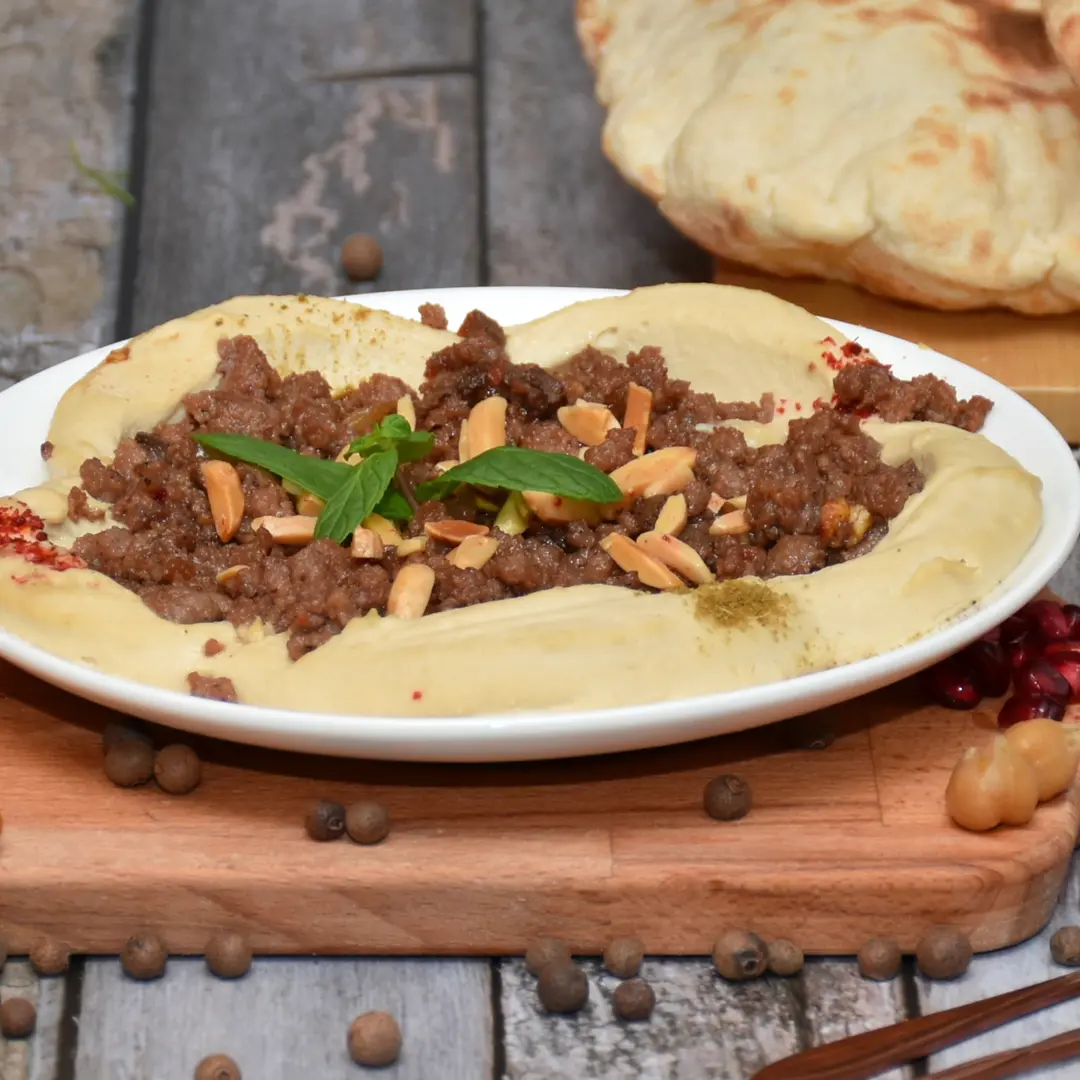 صحن حمص باللحم