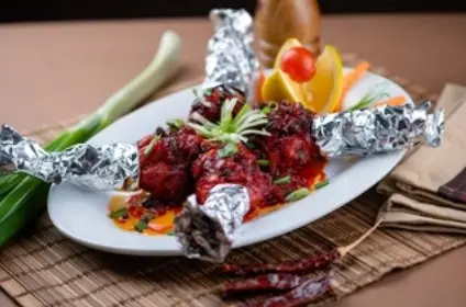 CHICKEN TANGDI WHIT RED SAUCE