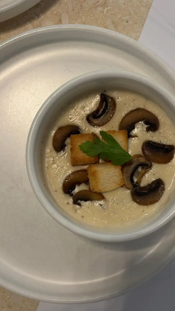 Cream of chicken and mushroom soup
