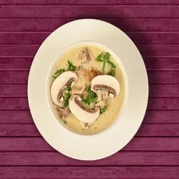 شوربة الدجاج بالكريمة والفطر