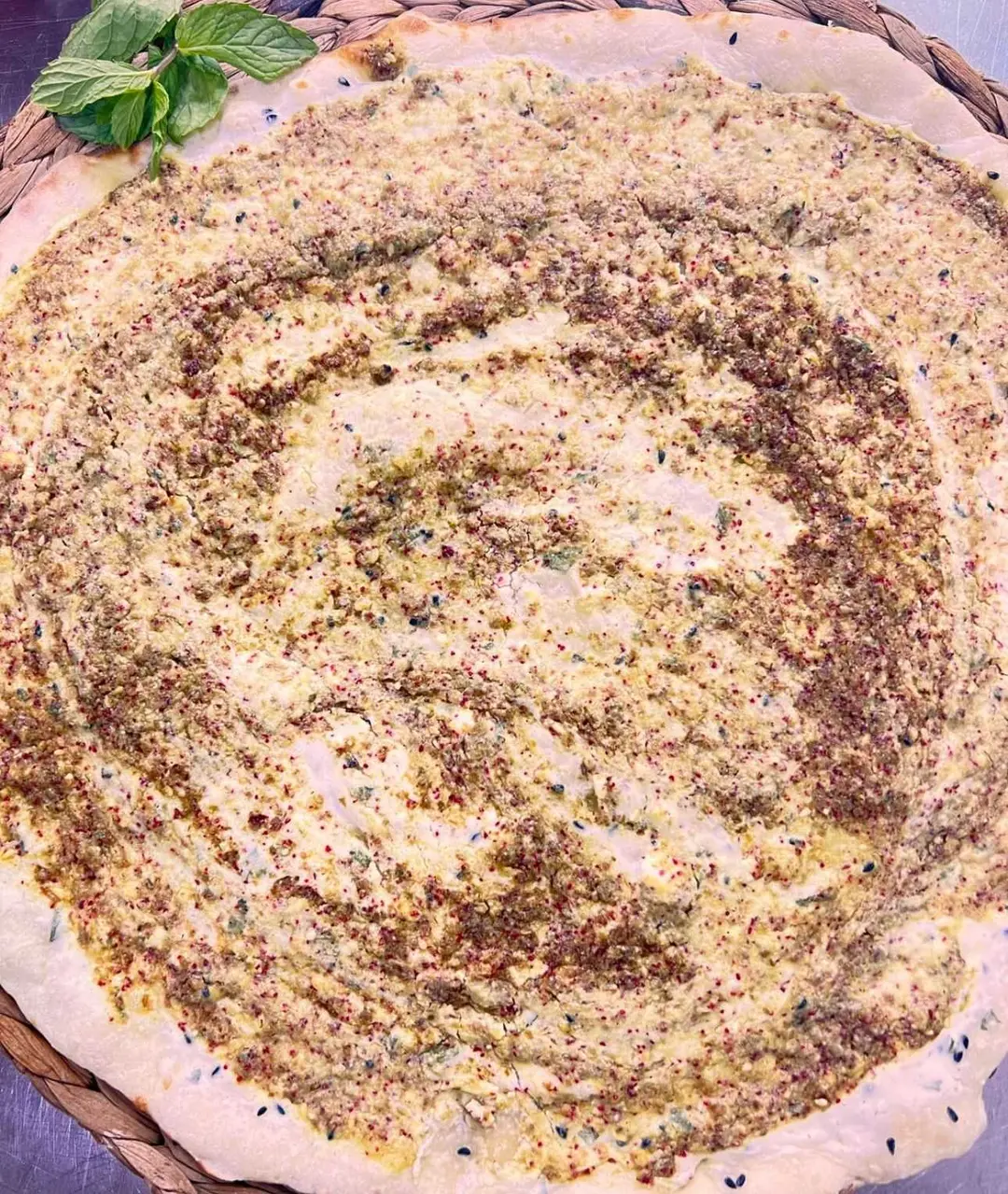 Large cheese with thyme-