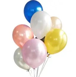 A package of 8 balloons.