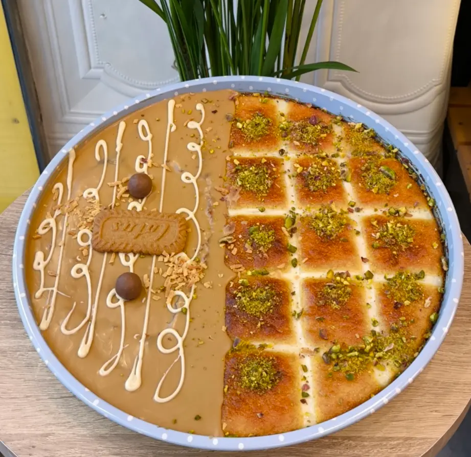 Lotus cream basbousa tray