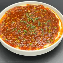 بيض مطهو على البخار مع لحم بقري مفروم