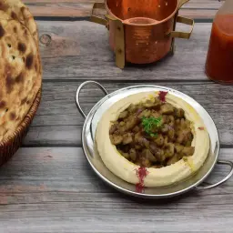 Hummus with Meat