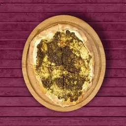 منقوشة زعتر مع لبنة