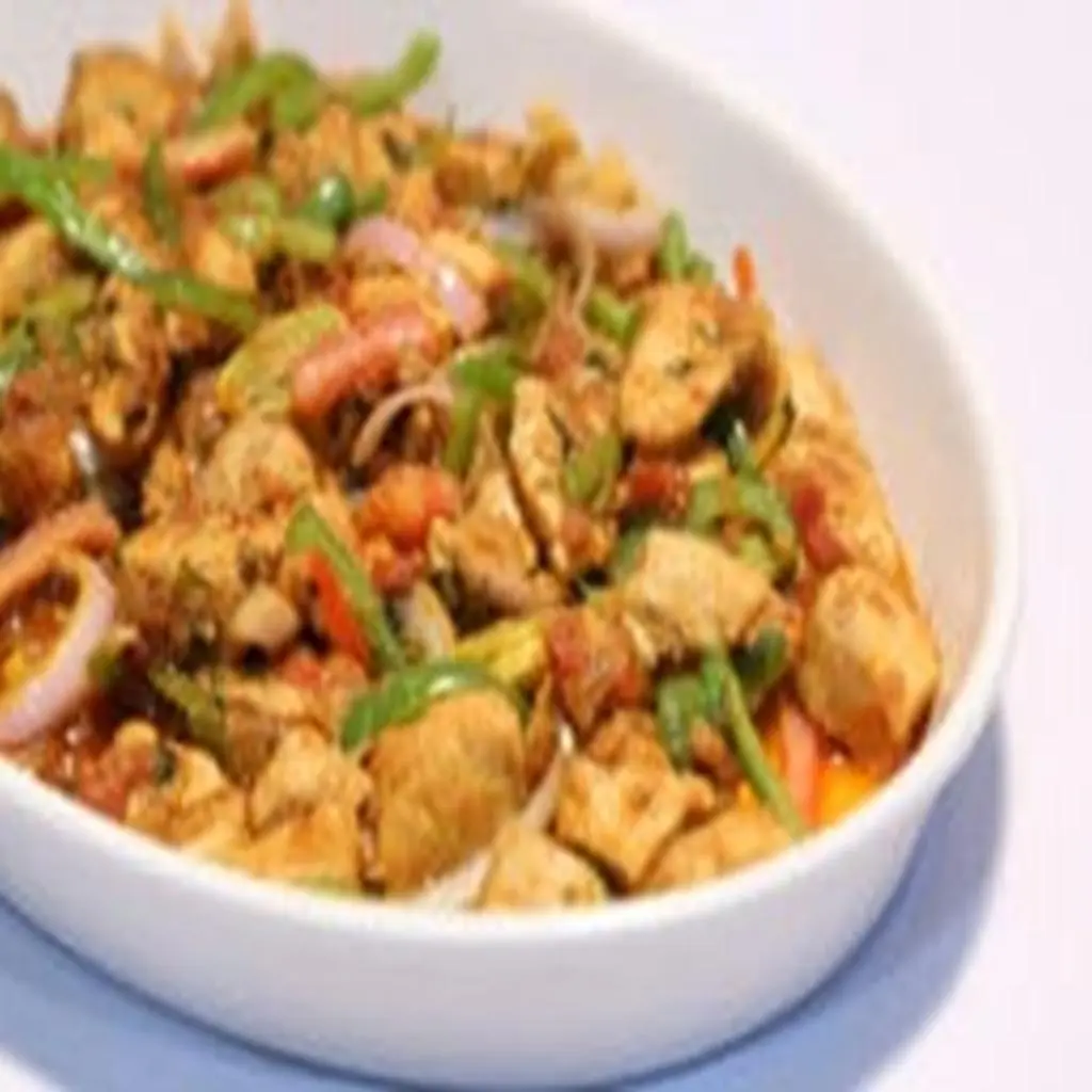 White Chicken Edam With Methi Masala