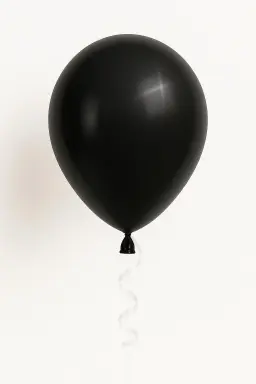بالون أسود