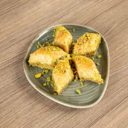 صحن بقلاوة